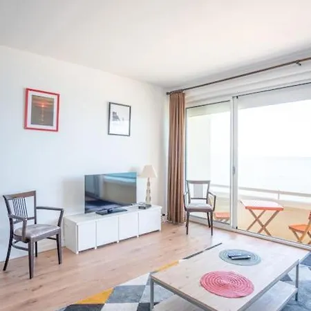 L'appel De La - Front De Parking Privatif Apartment Etretat