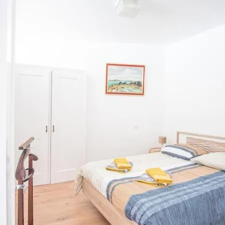 L'appel De La - Front De Parking Privatif *