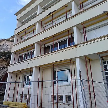 L'appel De La - Front De Parking Privatif Etretat
