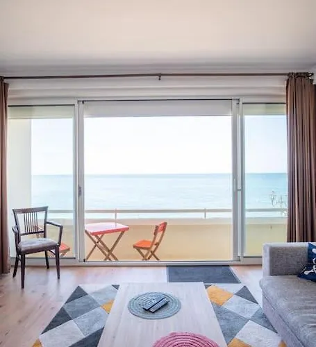 L'appel De La - Front De Parking Privatif Apartment Etretat